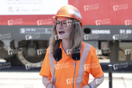 Erste automatisierte Güterzuglokomotive von DB Cargo im Testbetrieb in Köln