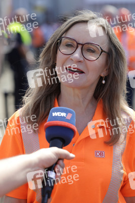 Erste automatisierte Güterzuglokomotive von DB Cargo im Testbetrieb in Köln