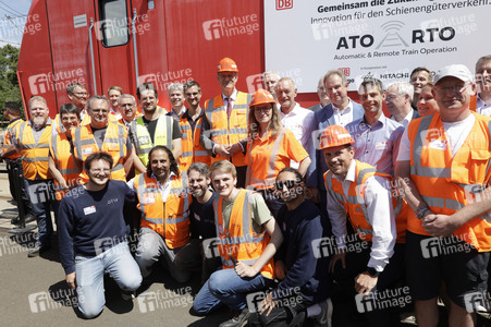 Erste automatisierte Güterzuglokomotive von DB Cargo im Testbetrieb in Köln
