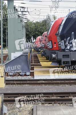 Erste automatisierte Güterzuglokomotive von DB Cargo im Testbetrieb in Köln