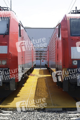 Erste automatisierte Güterzuglokomotive von DB Cargo im Testbetrieb in Köln