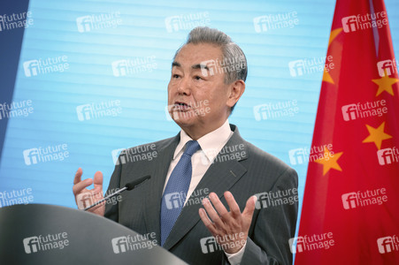 Pressekonferenz des chinesischen Außenministers und des deutschen Außenministers in Berlin