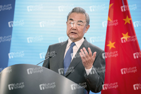 Pressekonferenz des chinesischen Außenministers und des deutschen Außenministers in Berlin