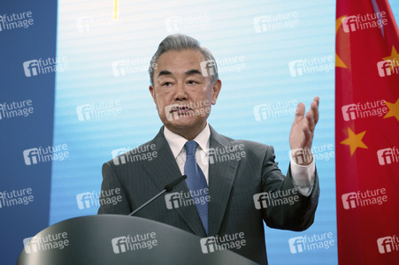 Pressekonferenz des chinesischen Außenministers und des deutschen Außenministers in Berlin