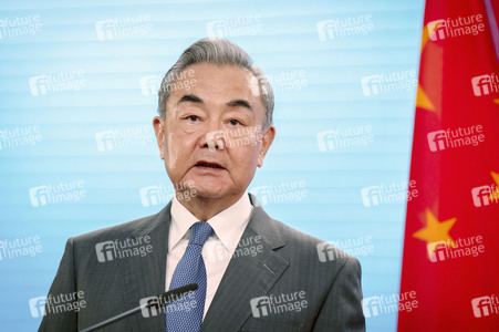 Pressekonferenz des chinesischen Außenministers und des deutschen Außenministers in Berlin