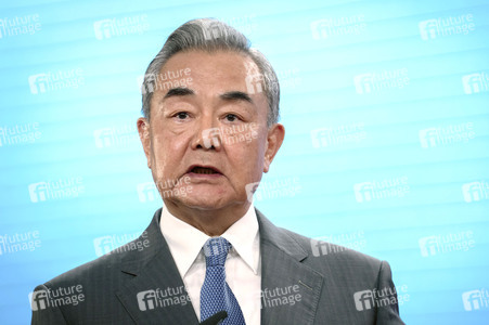 Pressekonferenz des chinesischen Außenministers und des deutschen Außenministers in Berlin