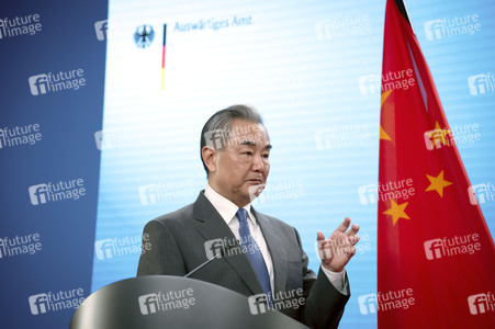 Pressekonferenz des chinesischen Außenministers und des deutschen Außenministers in Berlin