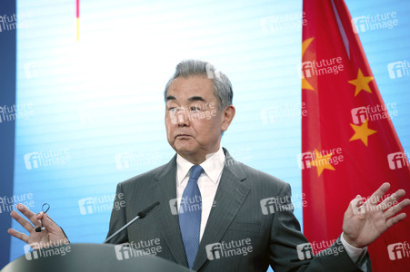 Pressekonferenz des chinesischen Außenministers und des deutschen Außenministers in Berlin