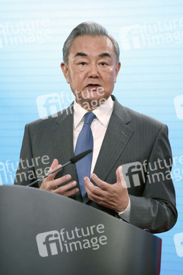 Pressekonferenz des chinesischen Außenministers und des deutschen Außenministers in Berlin