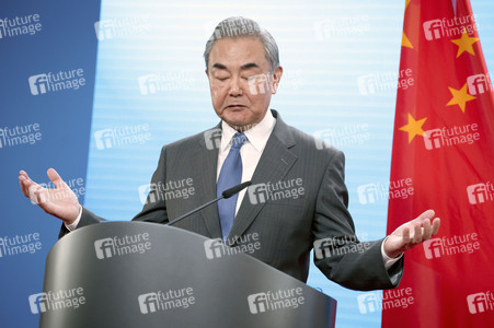 Pressekonferenz des chinesischen Außenministers und des deutschen Außenministers in Berlin