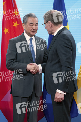 Pressekonferenz des chinesischen Außenministers und des deutschen Außenministers in Berlin