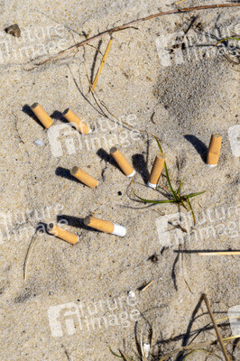 Symbolfoto Rauchverbot am Strand