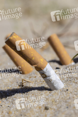 Symbolfoto Rauchverbot am Strand