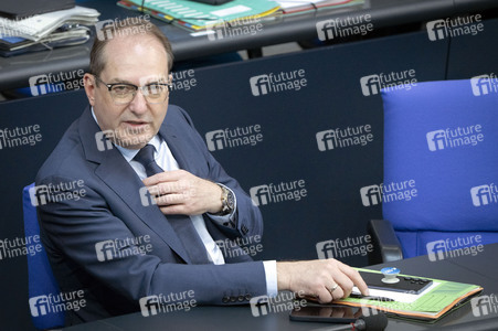 16. Sitzung des Deutschen Bundestages in Berlin