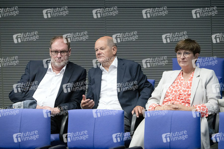 16. Sitzung des Deutschen Bundestages in Berlin