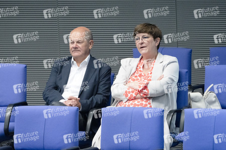 16. Sitzung des Deutschen Bundestages in Berlin