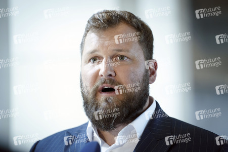 16. Sitzung des Deutschen Bundestages in Berlin