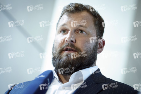 16. Sitzung des Deutschen Bundestages in Berlin