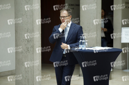 Pressekonferenz von Carsten Schneider mit Manuela Schwesig und Till Backhaus in Berlin