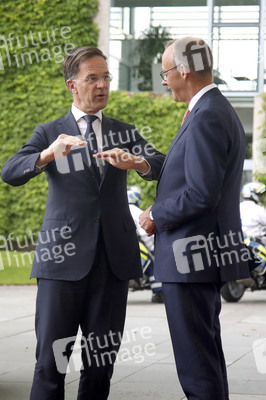 Empfang des NATO-Generalsekretärs in Berlin