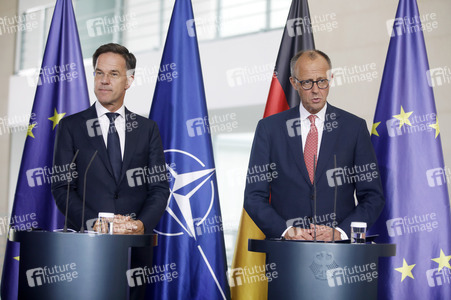 Empfang des NATO-Generalsekretärs in Berlin