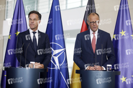 Empfang des NATO-Generalsekretärs in Berlin