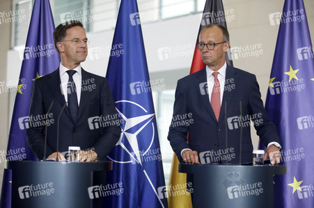 Empfang des NATO-Generalsekretärs in Berlin