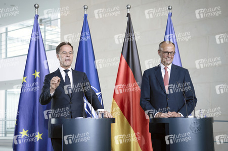 Empfang des NATO-Generalsekretärs in Berlin