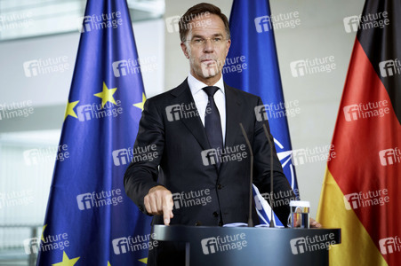 Empfang des NATO-Generalsekretärs in Berlin