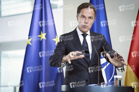 Empfang des NATO-Generalsekretärs in Berlin