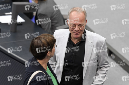 19 Sitzung des Deutschen Bundestages in Berlin