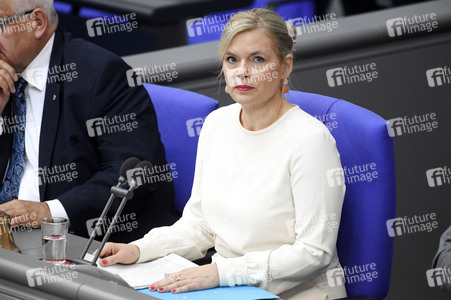 19 Sitzung des Deutschen Bundestages in Berlin