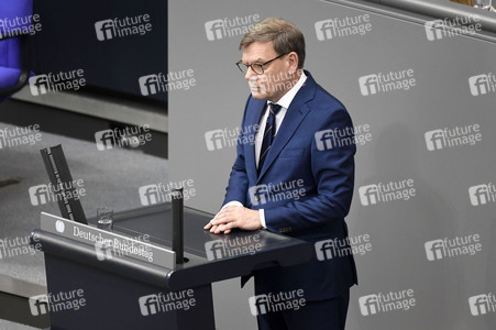 19 Sitzung des Deutschen Bundestages in Berlin