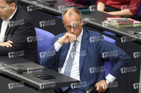 19 Sitzung des Deutschen Bundestages in Berlin