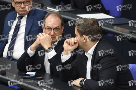 19 Sitzung des Deutschen Bundestages in Berlin