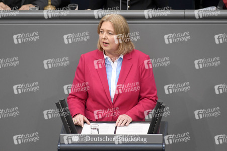 19 Sitzung des Deutschen Bundestages in Berlin