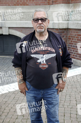 Öffentliche Gedenkfeier für Carlo von Tiedemann in Hamburg