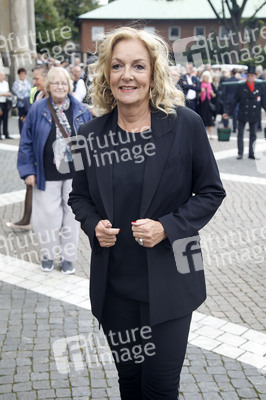Öffentliche Gedenkfeier für Carlo von Tiedemann in Hamburg