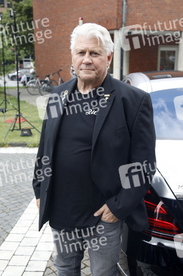 Öffentliche Gedenkfeier für Carlo von Tiedemann in Hamburg