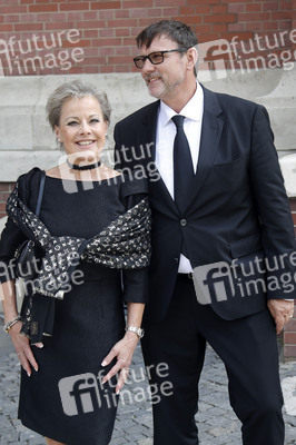 Öffentliche Gedenkfeier für Carlo von Tiedemann in Hamburg