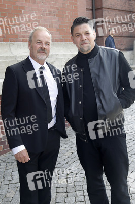 Öffentliche Gedenkfeier für Carlo von Tiedemann in Hamburg