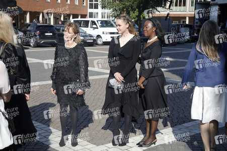 Öffentliche Gedenkfeier für Carlo von Tiedemann in Hamburg