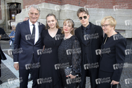 Öffentliche Gedenkfeier für Carlo von Tiedemann in Hamburg