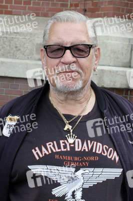 Öffentliche Gedenkfeier für Carlo von Tiedemann in Hamburg