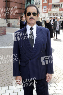 Öffentliche Gedenkfeier für Carlo von Tiedemann in Hamburg