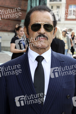 Öffentliche Gedenkfeier für Carlo von Tiedemann in Hamburg