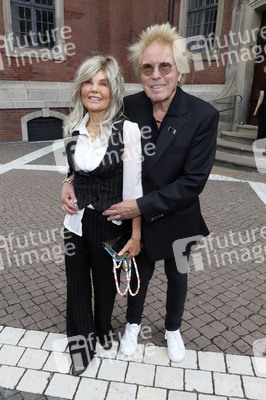 Öffentliche Gedenkfeier für Carlo von Tiedemann in Hamburg