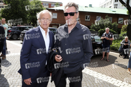 Öffentliche Gedenkfeier für Carlo von Tiedemann in Hamburg