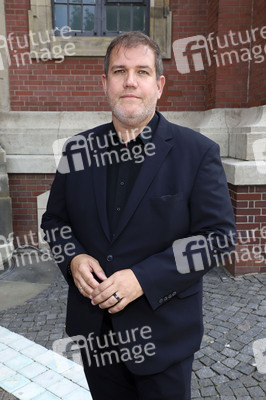 Öffentliche Gedenkfeier für Carlo von Tiedemann in Hamburg