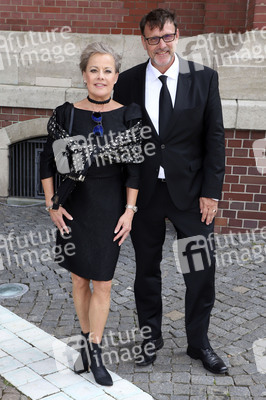 Öffentliche Gedenkfeier für Carlo von Tiedemann in Hamburg